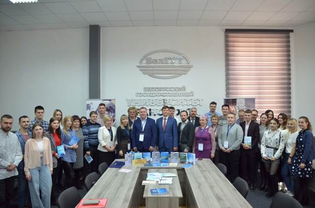 18.03.2022 в БелГУТе состоялось вручение графических материалов филиалу кафедры «Водоснабжение, химия и экология»